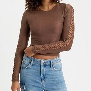 Body Contour Seamless Ribbed
Mesh Long Sleeve Cropped Top